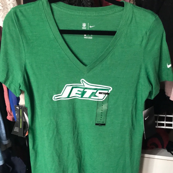 Nike Tops - The Nike tee jets small women’s